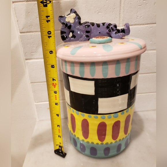 Art Pottery Large Canister With Whimsical Cat Lid signed on base - Picture 6 of 15